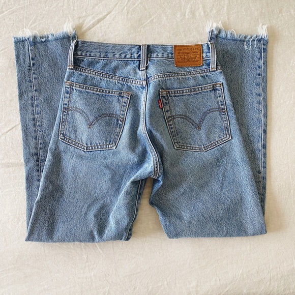 Levi’s Wedgie Frayed Jeans - Picture 4 of 11